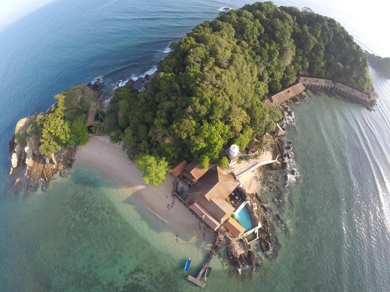 Gem Island Resort & Spa Pulau Gemia Exterior photo